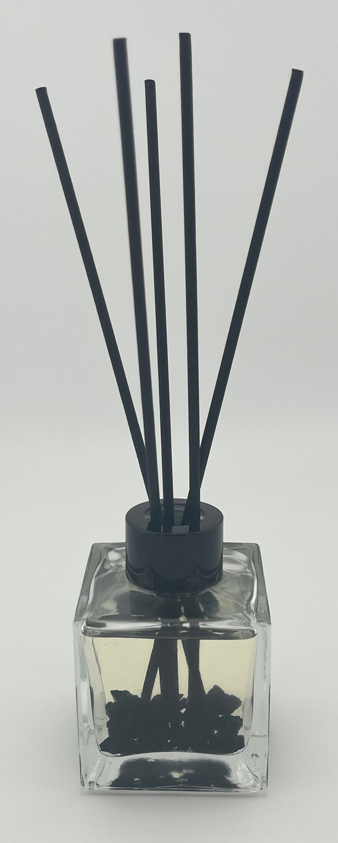 PALO SANTO & SANDALWOOD REED DIFFUSER