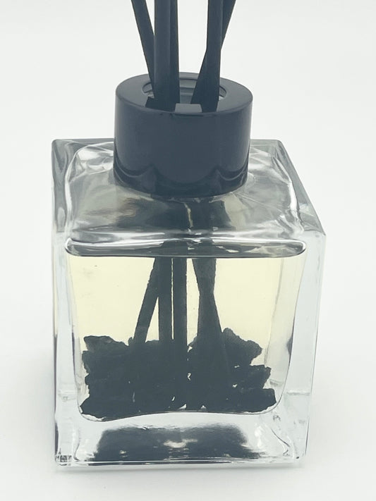PALO SANTO & SANDALWOOD REED DIFFUSER
